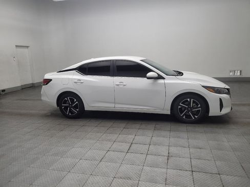 Used 2024 Nissan Sentra SV FWD image 11