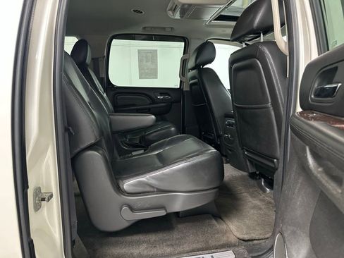 Used 2011 GMC Yukon XL Denali image 25