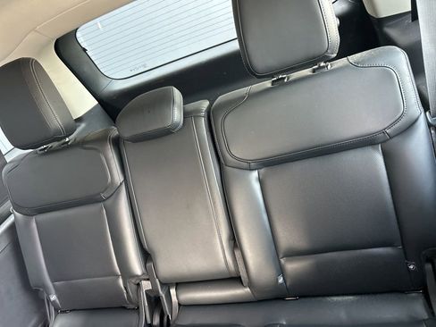 Used 2025 Ford Expedition Max Platinum image 12