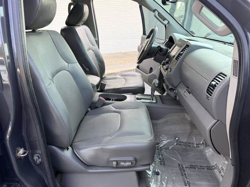 Used 2013 Nissan Frontier SL w/ Moonroof Pkg AWD/4WD image 10