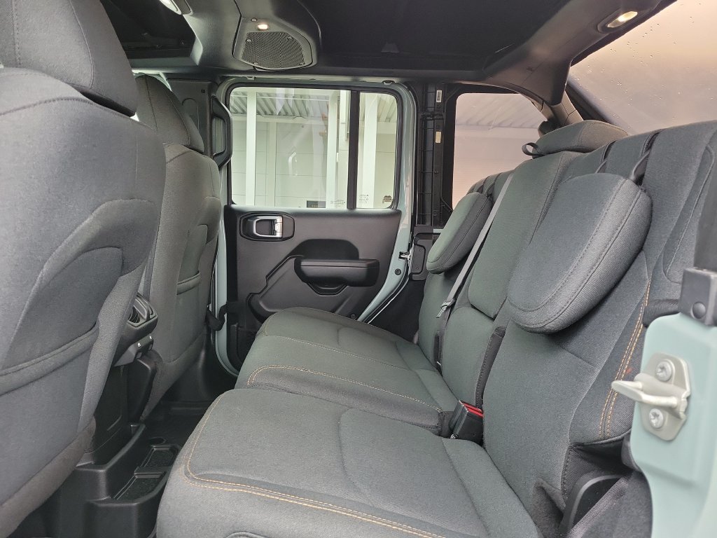 Used 2024 Jeep Wrangler Unlimited AWD/4WD image 24