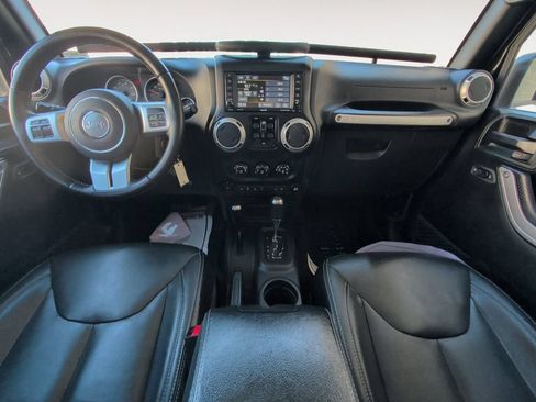 Used 2017 Jeep Wrangler Unlimited Rubicon AWD/4WD image 10