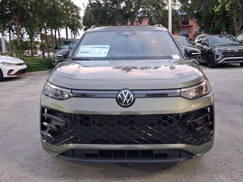 New 2026 Volkswagen Tiguan SE R-Line FWD image 2