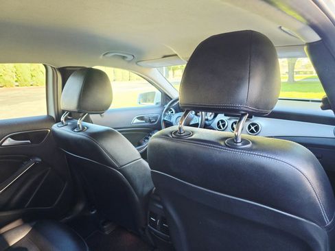 Used 2017 Mercedes-Benz GLA 250 4MATIC image 35