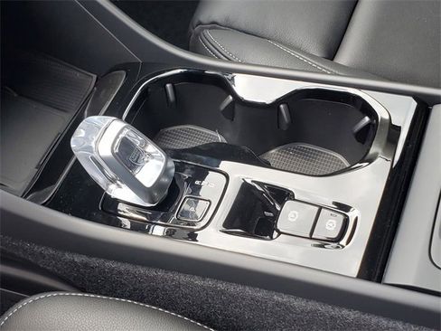 New 2026 Volvo XC40 B5 Ultra w/ Climate Package image 25