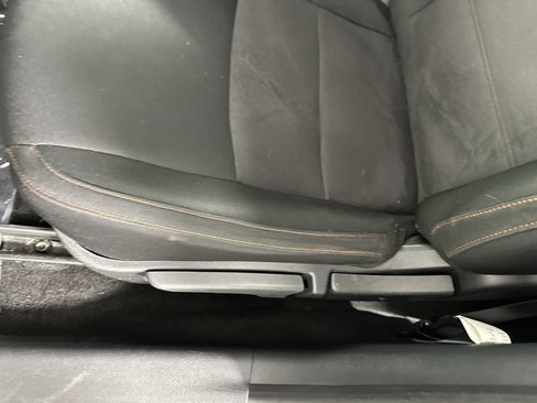 Used 2025 Nissan Sentra SR FWD image 4