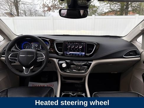 Used 2024 Chrysler Pacifica Limited image 15