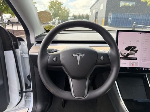 Used 2021 Tesla Model Y 2WD image 18