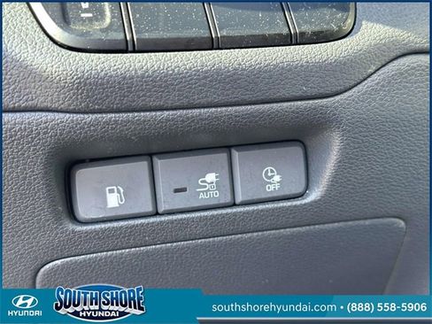 Used 2020 Hyundai Ioniq SE image 19