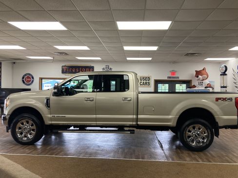 Used 2017 Ford F350 Lariat w/ Lariat Ultimate Package AWD/4WD image 2