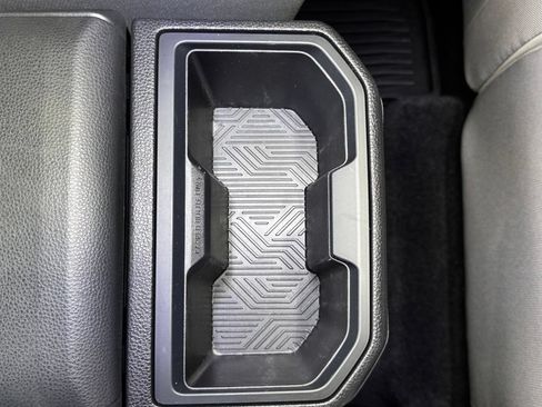 Certified 2025 Toyota Tacoma SR5 AWD/4WD image 39