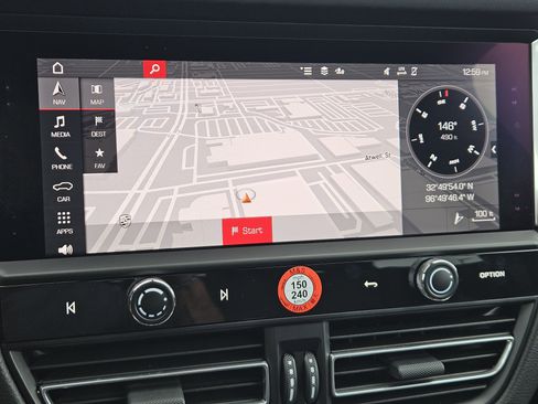 Certified 2026 Porsche Macan image 17