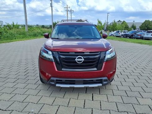 Used 2023 Nissan Pathfinder SL AWD/4WD image 23