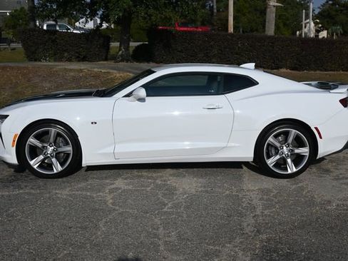 Used 2016 Chevrolet Camaro SS image 2