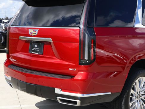 Certified 2025 Cadillac Escalade Premium Luxury w/ LPO, Floor Liner Package image 11