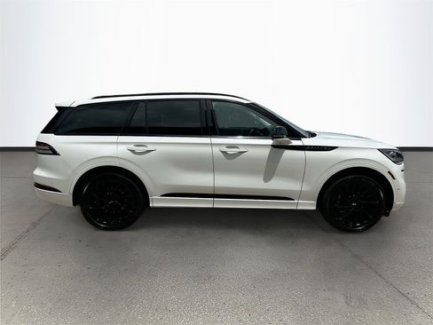 Used 2022 Lincoln Aviator Reserve w/ Equipment Group 201A image 8