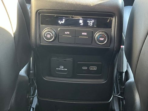 Used 2023 GMC Acadia SLT image 21