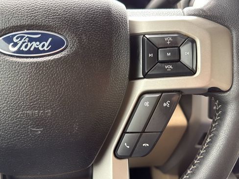 Used 2019 Ford F250 Lariat w/ Lariat Ultimate Package AWD/4WD image 11