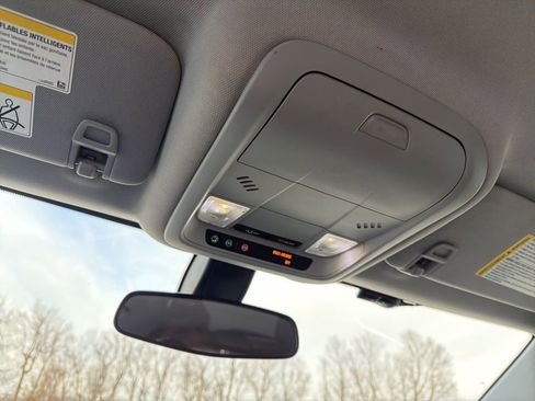 Used 2018 Chevrolet Equinox LT image 13