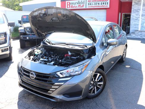 Used 2025 Nissan Versa SV FWD image 42