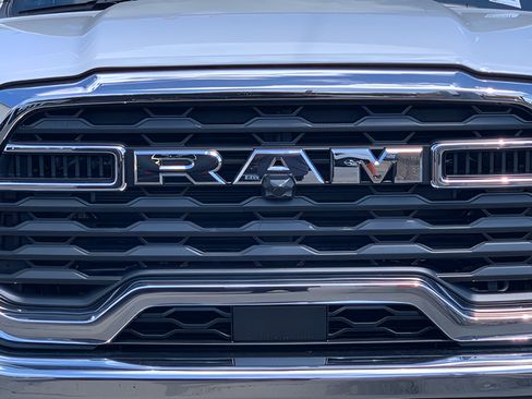 New 2025 RAM 2500 Big Horn AWD/4WD image 9