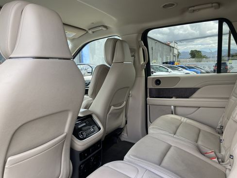 Used 2019 Lincoln Navigator Select w/ Cargo Package RWD image 23