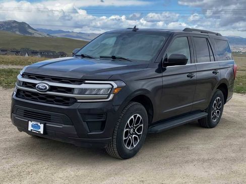 Used 2024 Ford Expedition XLT AWD/4WD image 4