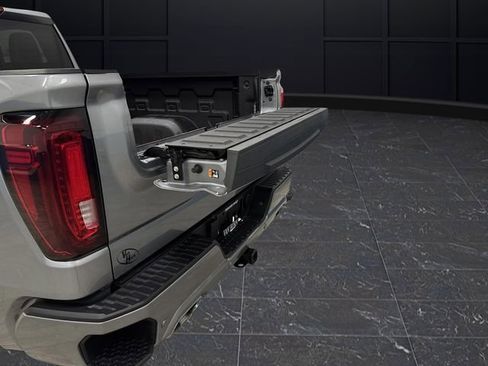 Used 2025 GMC Sierra 1500 Denali Ultimate image 18