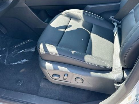 New 2025 Chevrolet Traverse LT w/ Enhanced Driving Package image 18