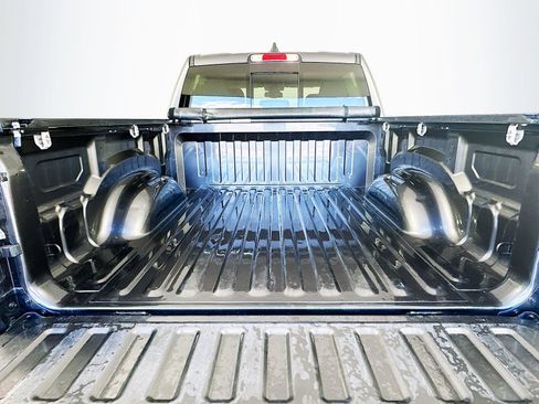 Used 2019 RAM 1500 Laramie AWD/4WD image 23