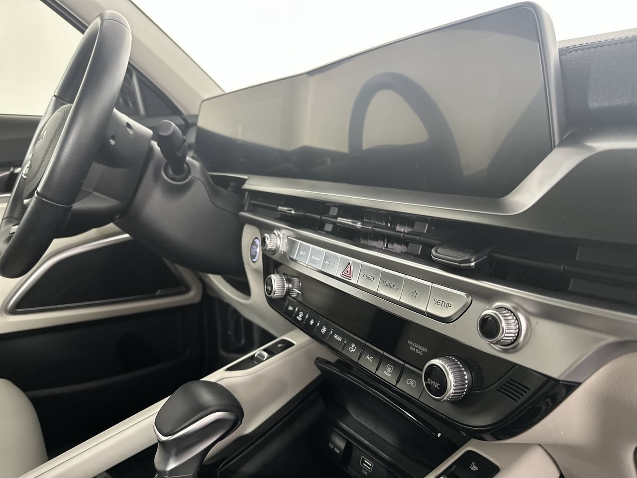 Certified 2024 Kia Telluride S FWD image 15