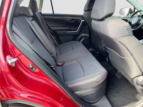Used 2022 Toyota RAV4 LE image 25