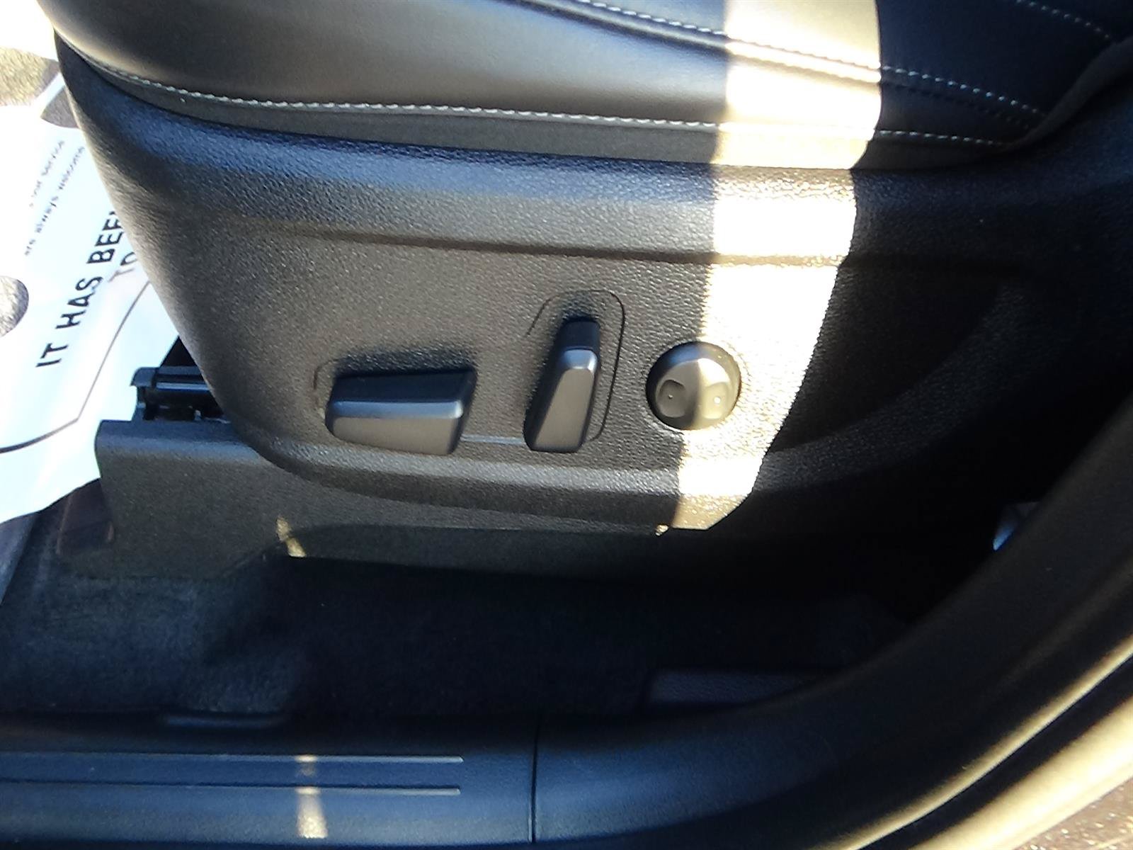 Used 2025 Kia Telluride S FWD image 16