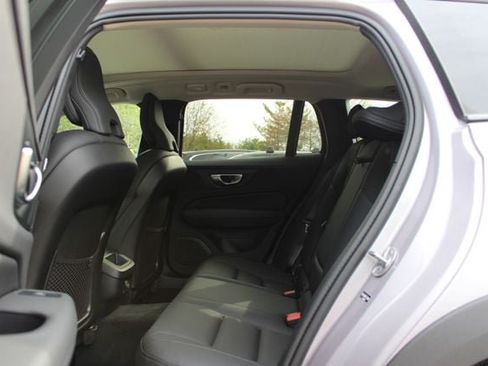 New 2026 Volvo V60 B5 Cross Country Plus w/ Climate Package AWD/4WD image 19