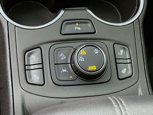 Used 2023 GMC Terrain SLT w/ Tech Package image 30