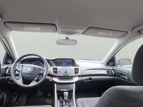 Used 2014 Honda Accord Hybrid Sedan image 9