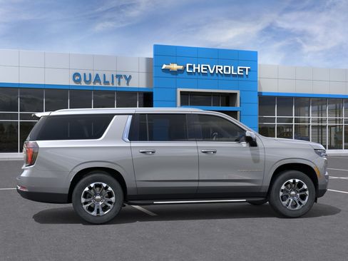 New 2026 Chevrolet Suburban LS AWD/4WD image 5