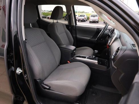 Used 2021 Toyota Tacoma SR5 RWD image 23