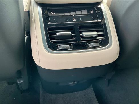 New 2026 Volvo XC90 B6 Plus w/ Protection Package Premier image 16