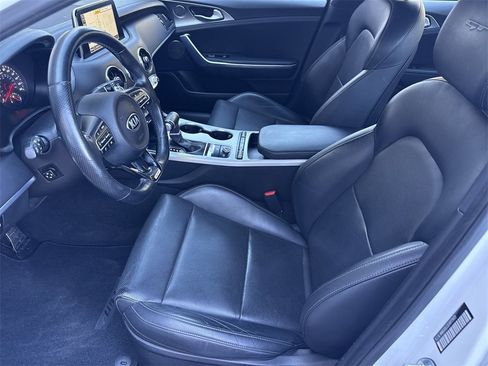 Used 2020 Kia Stinger GT1 image 12