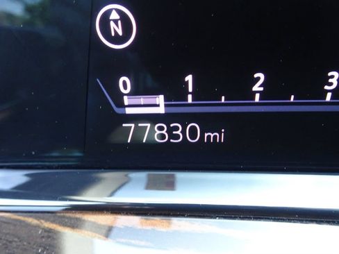 Used 2022 Cadillac Escalade ESV Premium Luxury AWD/4WD image 21