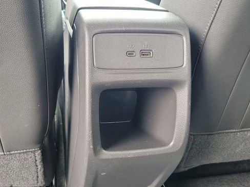 Used 2025 Chevrolet Trax LT FWD image 21