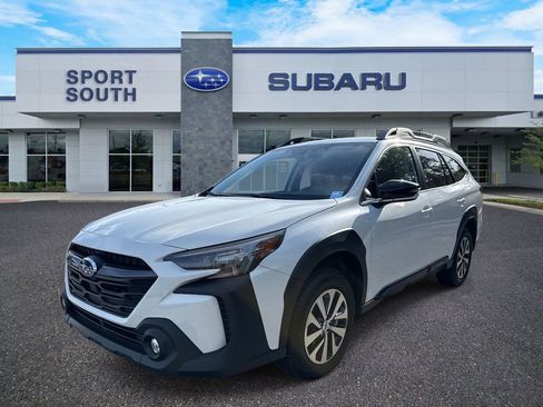 Used 2023 Subaru Outback Premium image 7