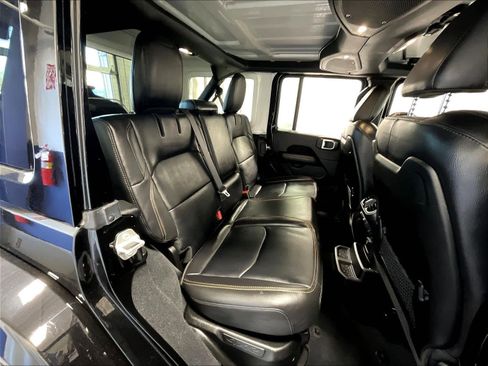 Used 2024 Jeep Wrangler Sahara w/ Technology Group image 16