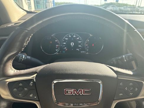 Used 2019 GMC Acadia Denali w/ Technology Package FWD image 16
