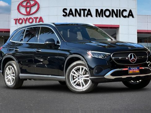 Used 2023 Mercedes-Benz GLC 300 4MATIC image 2