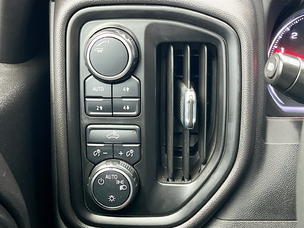 Used 2023 Chevrolet Silverado 1500 Custom Trail Boss w/ LPO, Dark Essentials Package AWD/4WD image 10