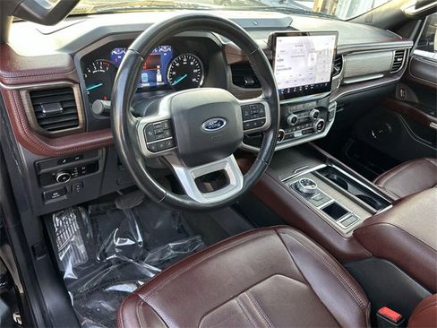 Used 2024 Ford Expedition Max Limited image 9