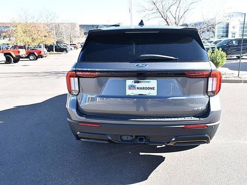 Used 2025 Ford Explorer ST-Line image 5