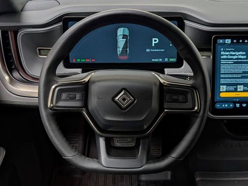 Used 2025 Rivian R1S Adventure AWD/4WD image 40